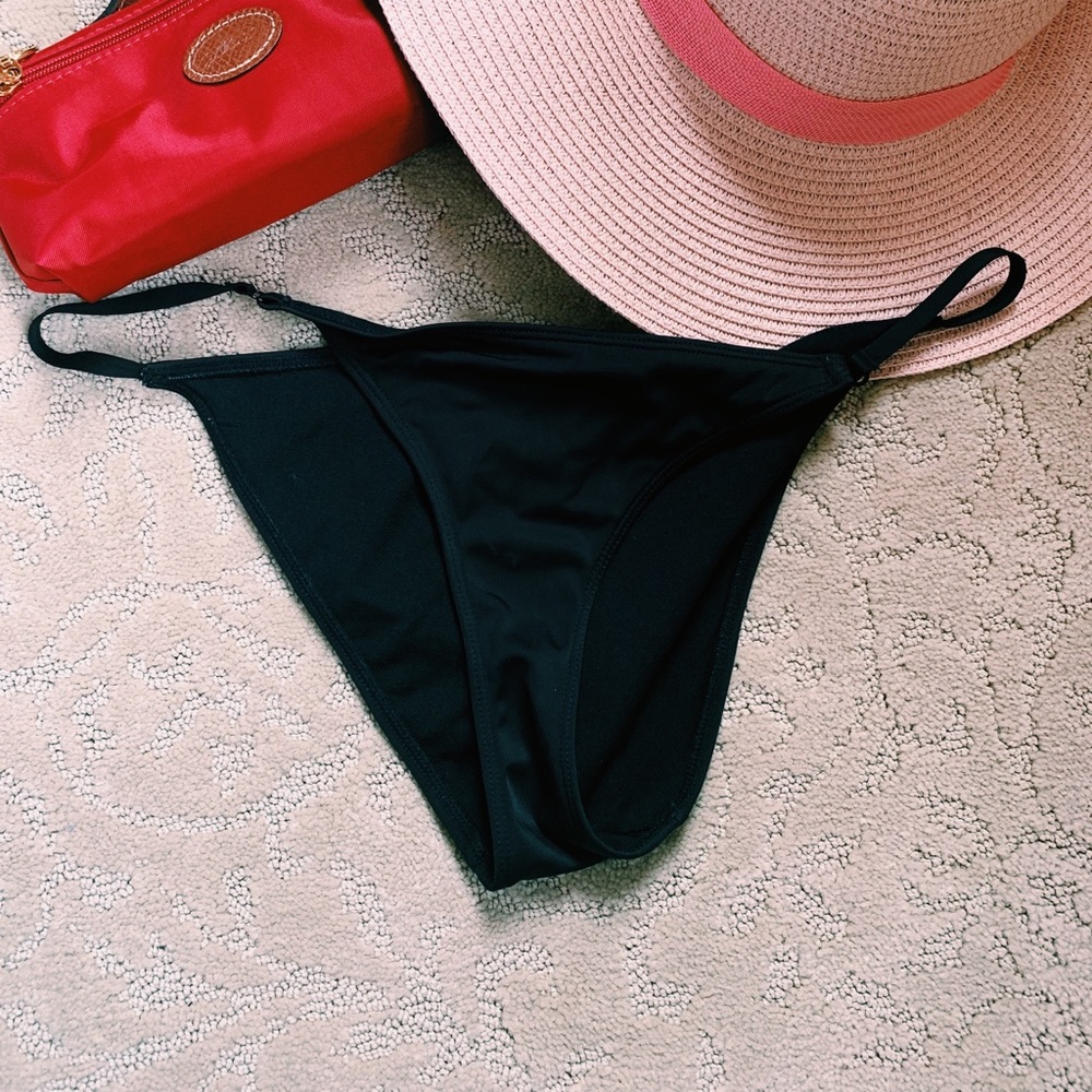 URBAN OUTFITTERS SEXY CHEEKY BLACK BIKINI BOTTOMS